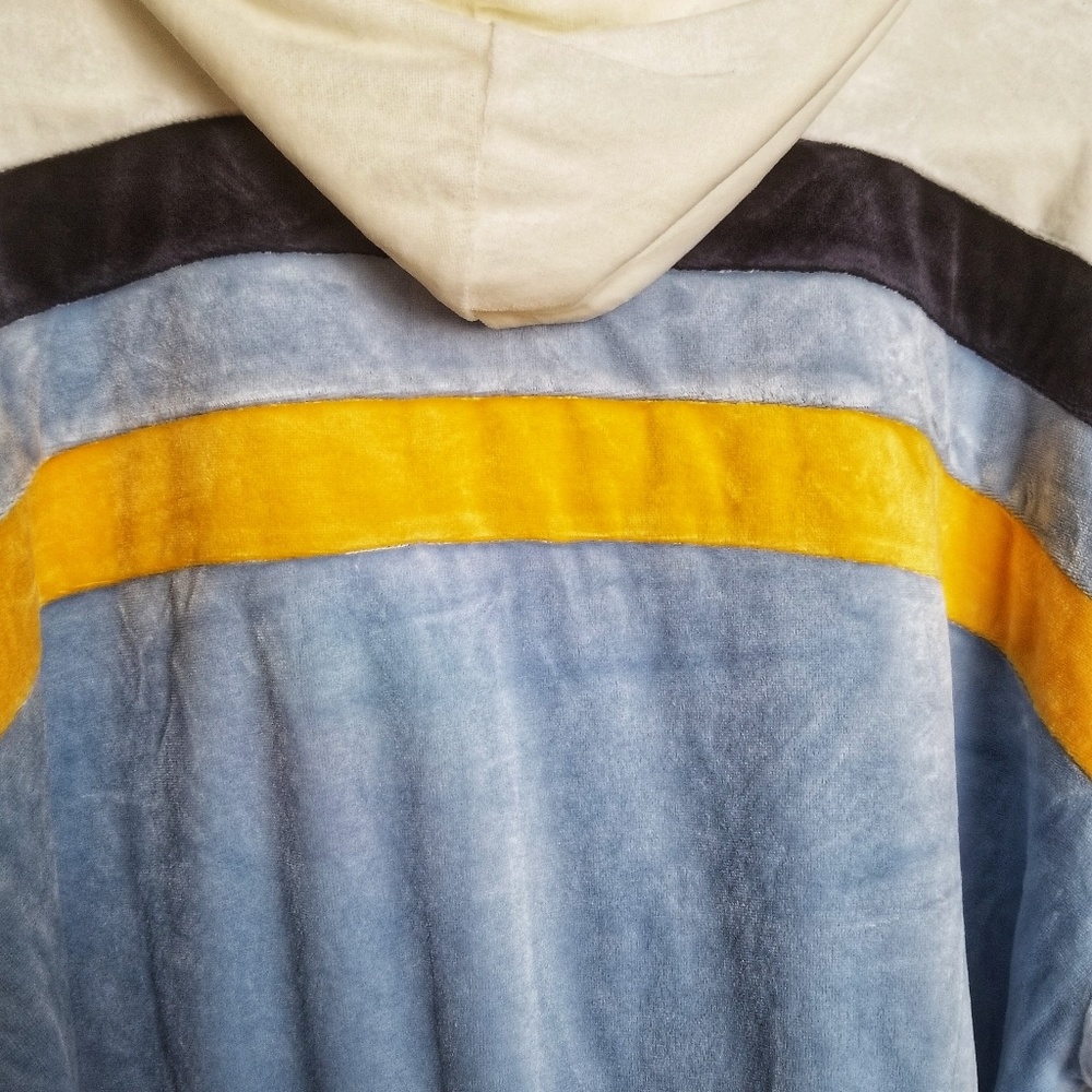 Juicy Couture Velour Track Lounge Hoodie - Picture 4 of 7